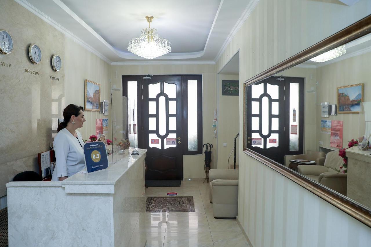 Rustaveli Palace ティビリシ エクステリア 写真