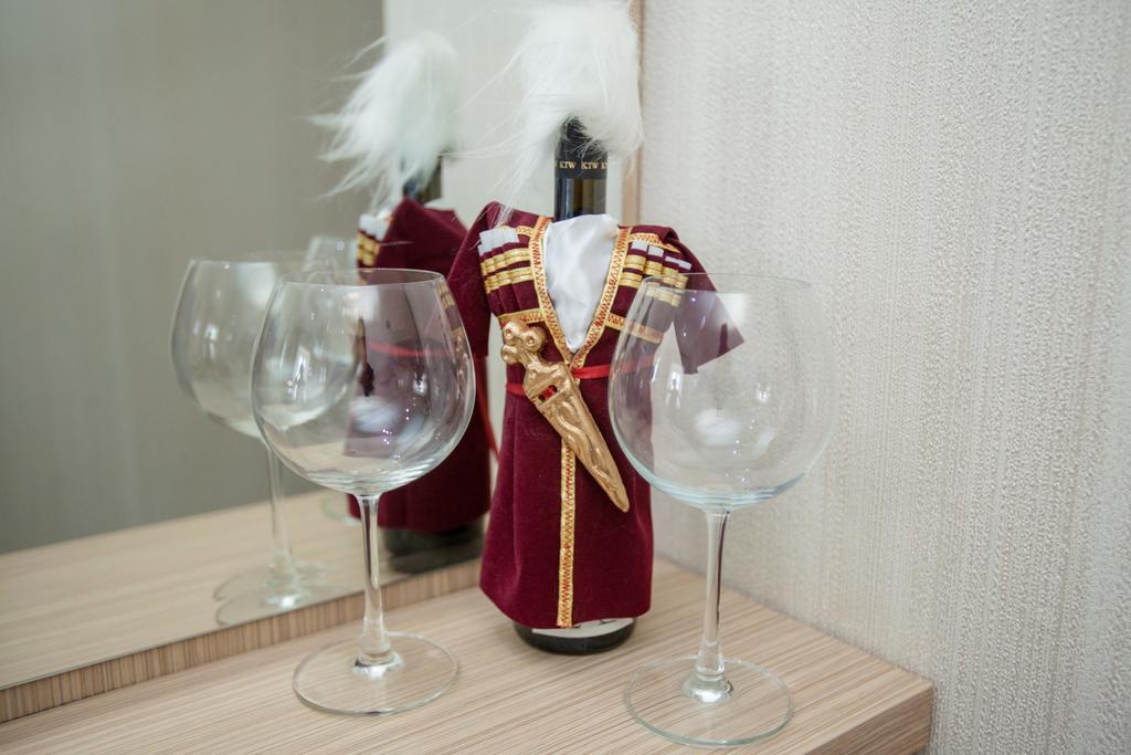 Rustaveli Palace ティビリシ エクステリア 写真